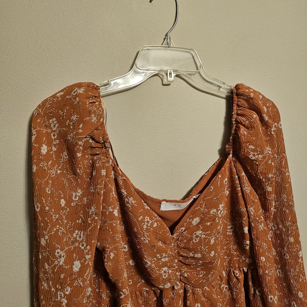 Astr Rust Floral Blouse - Picture 4 of 9